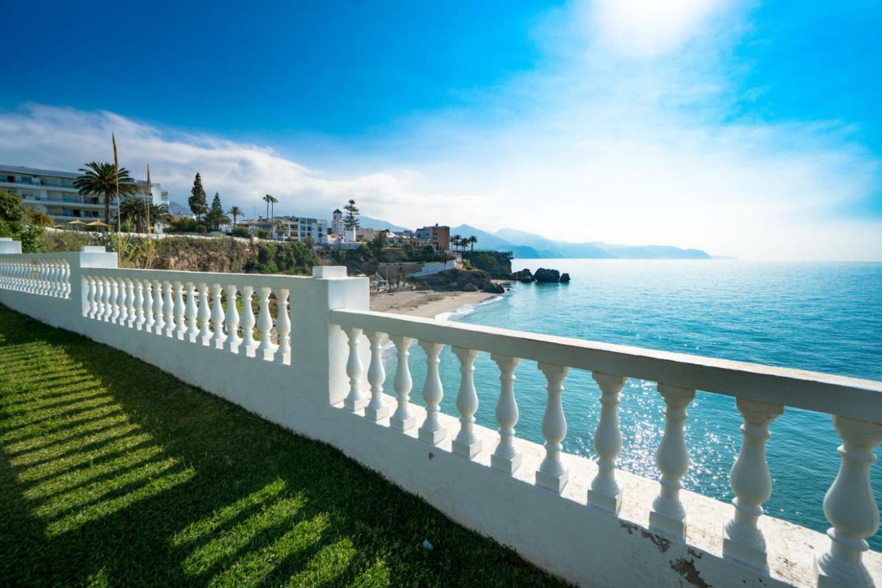 Palmeras 31 Menyber Apartment เนร์คา ภายนอก รูปภาพ